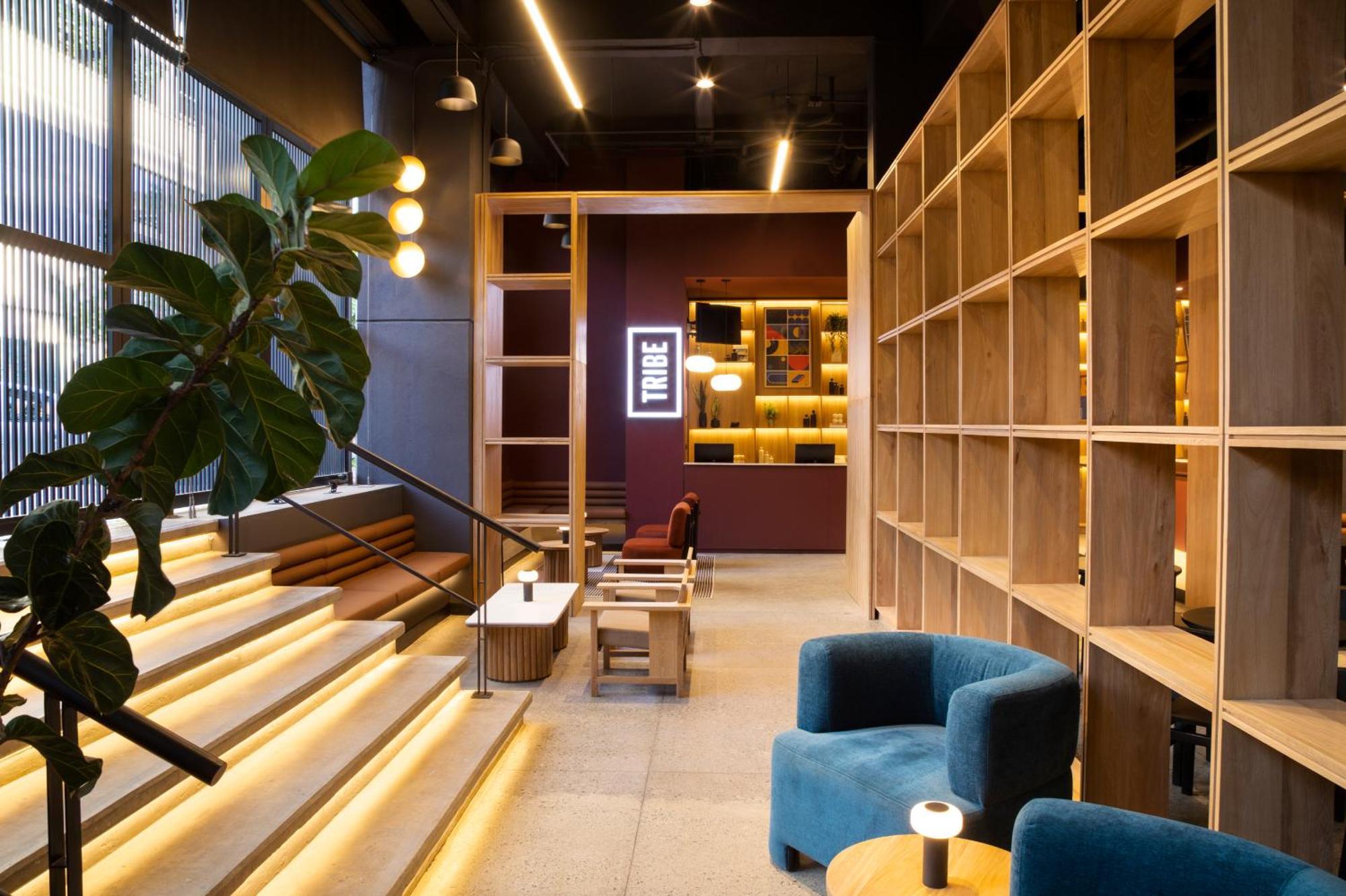Tribe Medellin Hotel Bagian luar foto