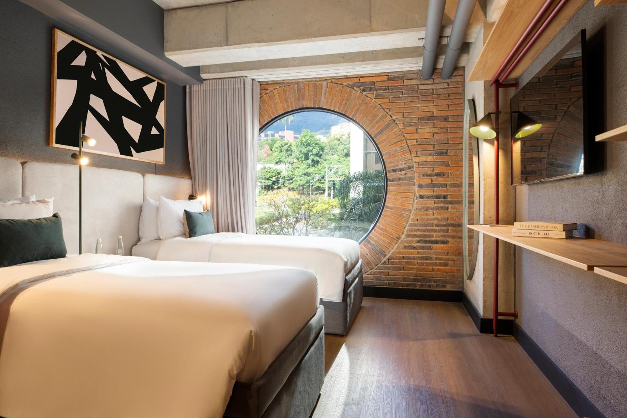 Tribe Medellin Hotel Bagian luar foto
