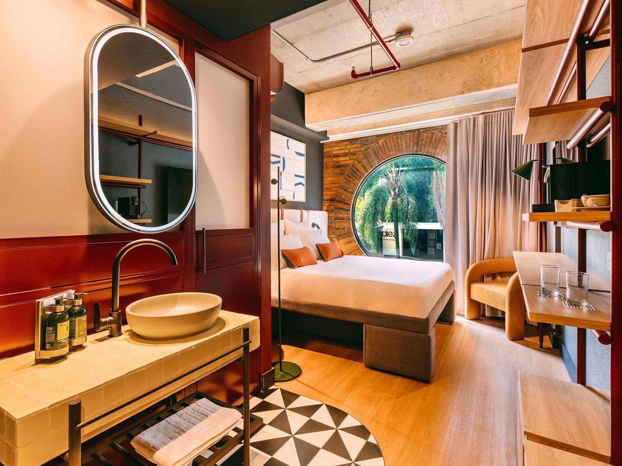 Tribe Medellin Hotel Bagian luar foto